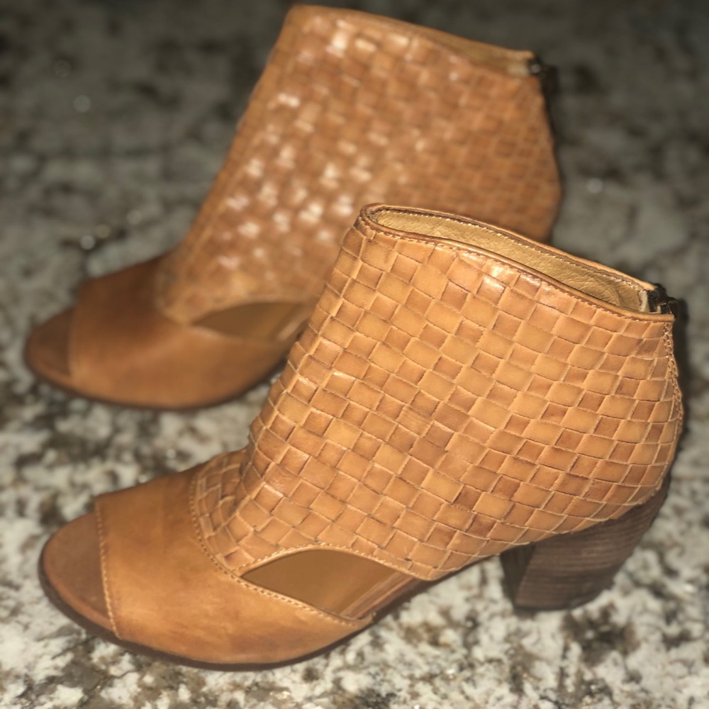 Patricia Nash Rosetta Sandel